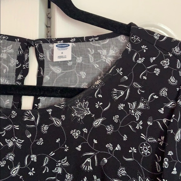 2/$25 Old Navy Printed Bell-Sleeve Dress - Picture 2 of 3